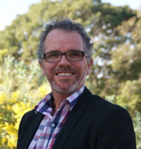 Geoff Thomas Headshot